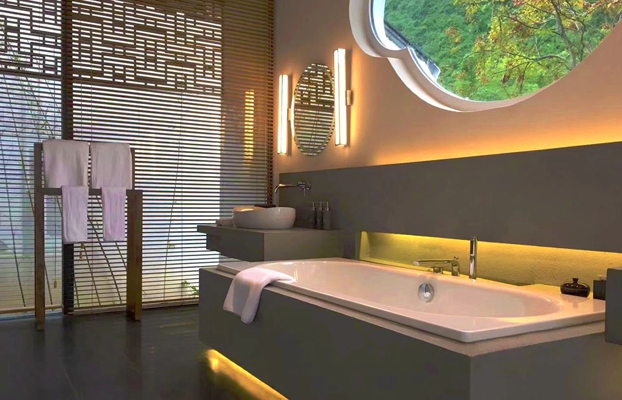 闃虫湐棣欐鍗庤嫻搴﹀亣閰掑簵,棣欐鍗庤嫻閰掑簵闃虫湐