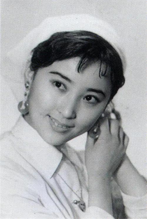 2段婚姻，和丈夫剃度出家，41岁病逝，父亲跪在地上埋怨自己