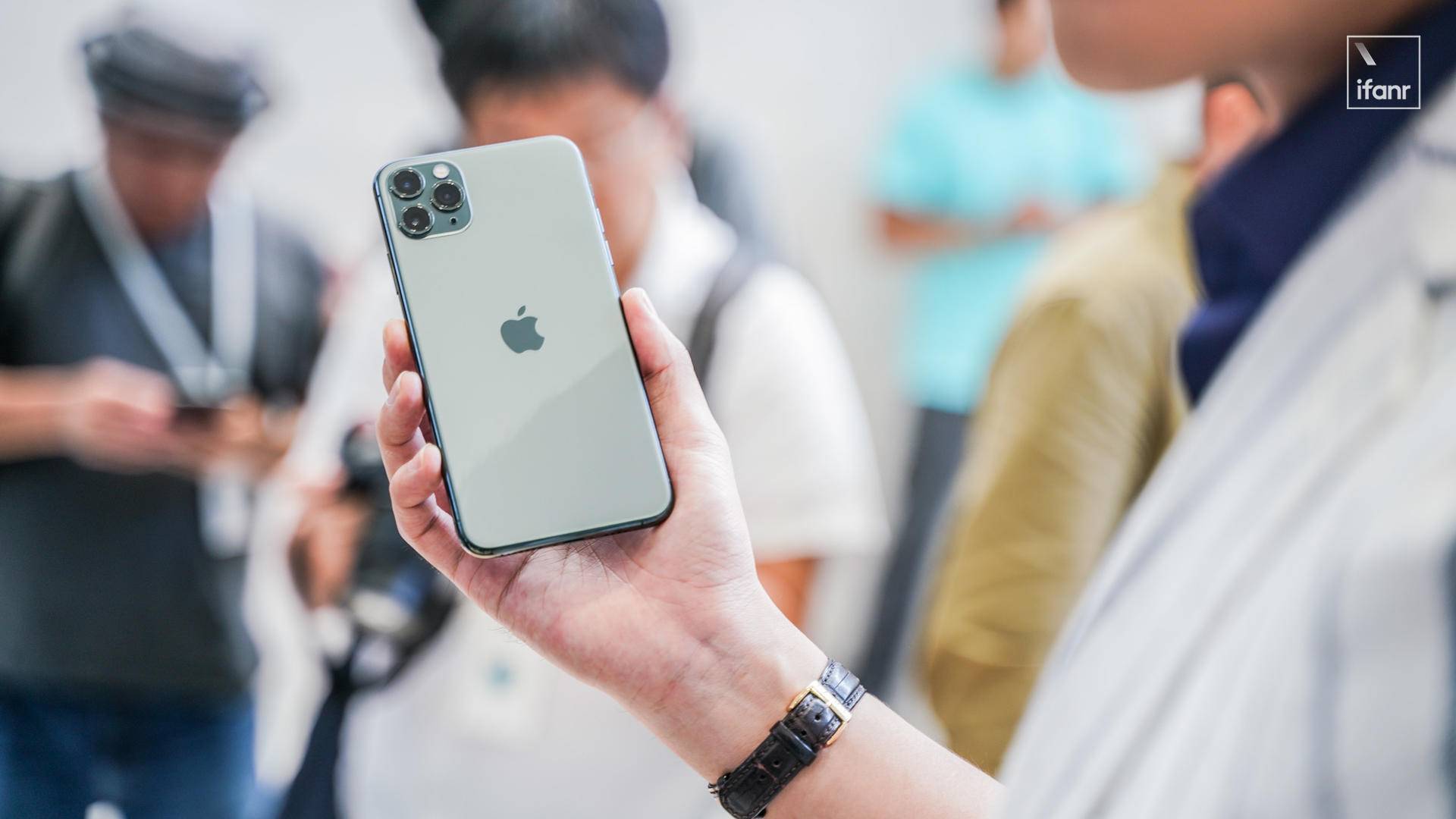 iphone11公开版和快充套装,iphone11发布会