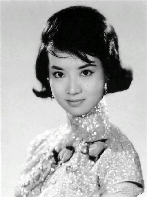 香港电影三笑片段唐伯虎点秋香,1962版香港电影三笑