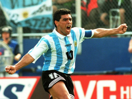 马拉多纳一个人的世界杯,马拉多纳有金球奖和美洲杯吗