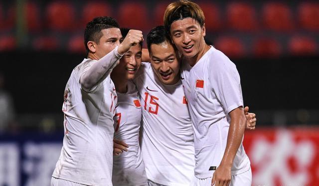 除了青训，国足球员的基本功不行，无法完成战术意图