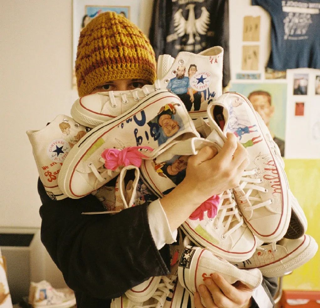 鞋柜怎么放春夏秋冬的鞋 (鞋柜必备的小白鞋)