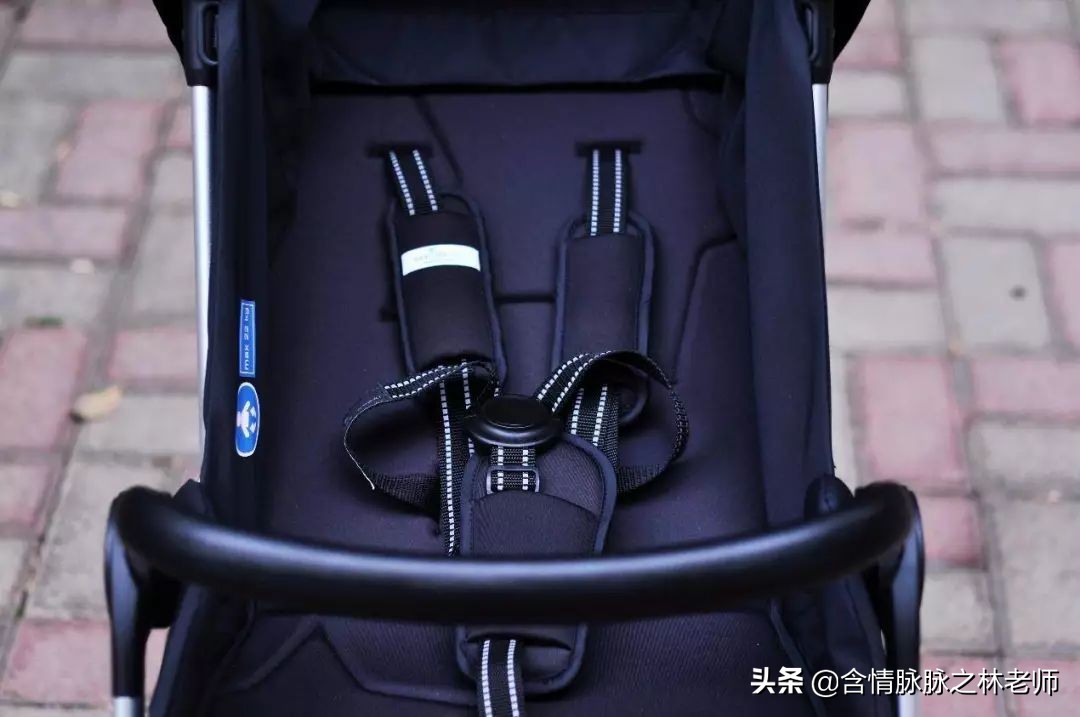 给孩子换个新车,qborn婴儿推车开箱