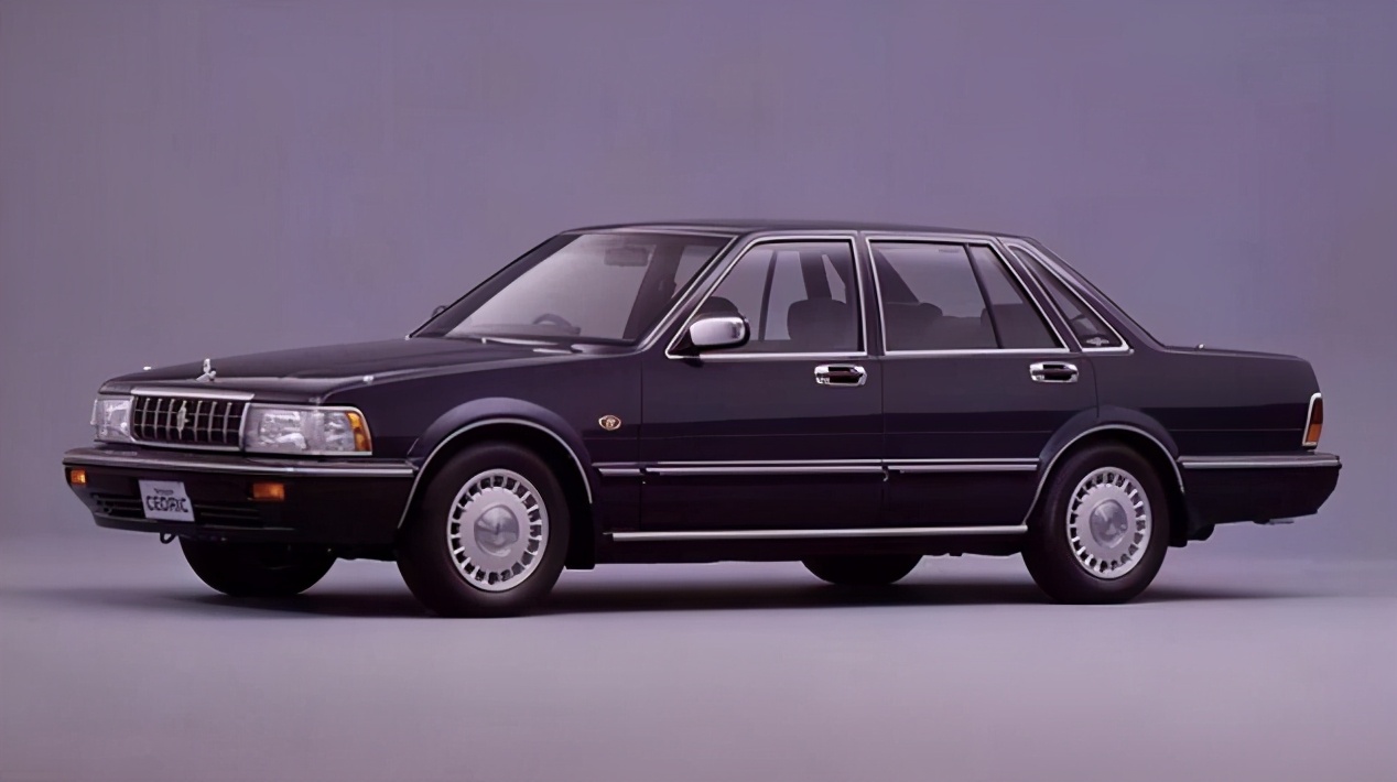 连老司机也蒙了，最离谱的V12发动机才1.5升？