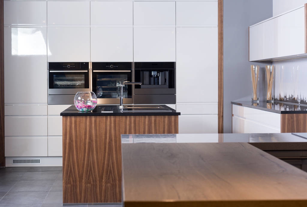 厨房用大理石台面好还是石英石好,厨房台面选石英石会后悔吗