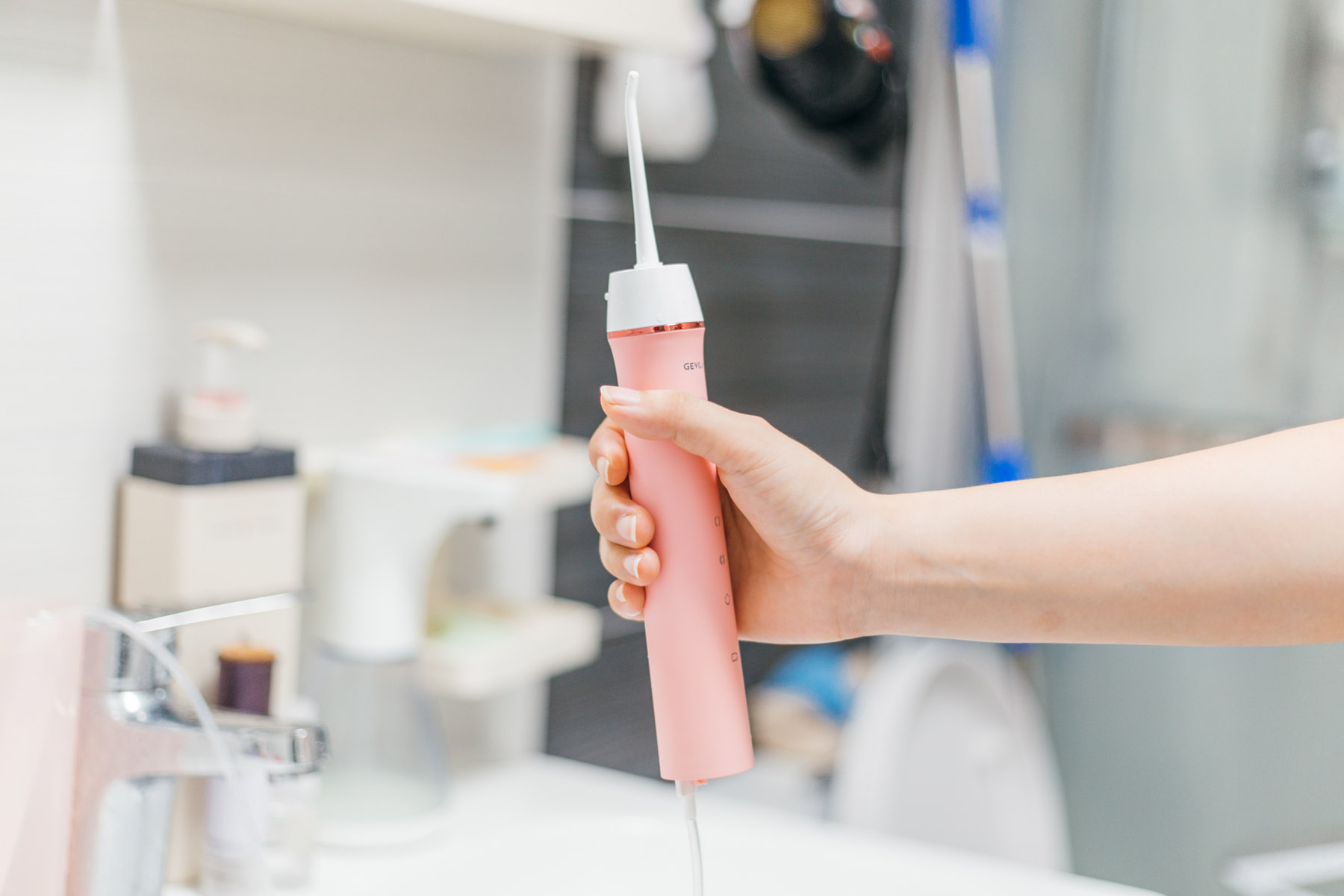 冲牙器台式和便携式哪种好,便携式冲牙器真实评测推荐第一名