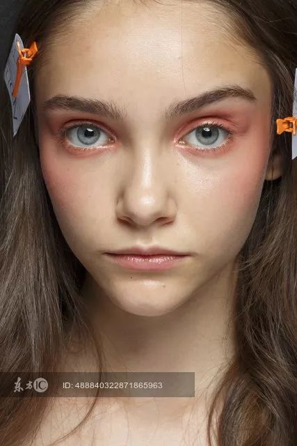 EIGSHOW丨鞠婧祎、李艺彤的仙女春夏妆容能让你美出新高度!