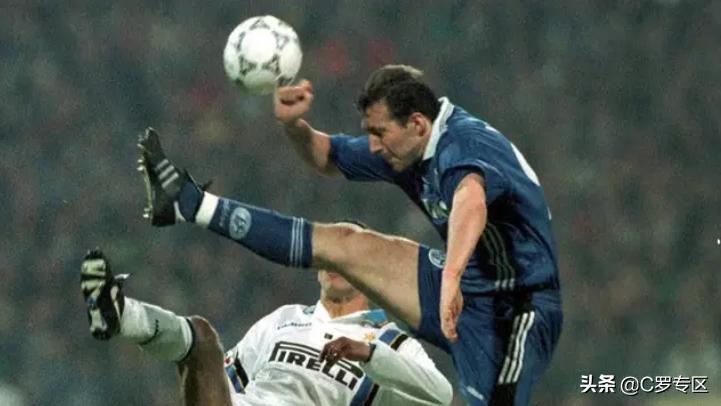 国米尤文罗纳尔多点球,国米时期的大罗摆钟过人