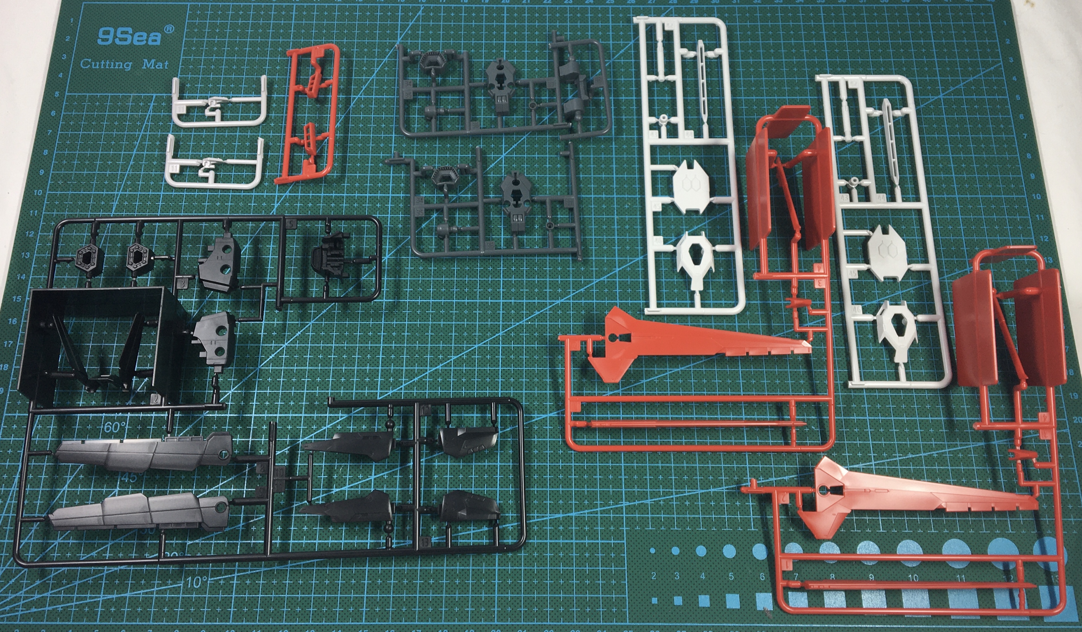 万代rg报丧女妖模型测评,万代rg空装脉冲高达测评