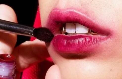 涂口红十种方法,4个正确步骤教你涂对口红