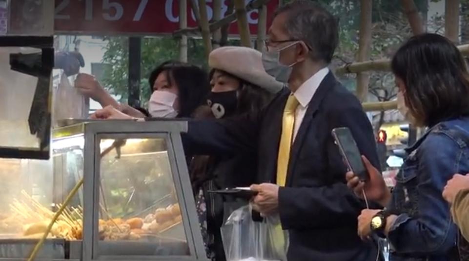 伍智恒与杨爱瑾,伍智恒杨爱瑾像吗