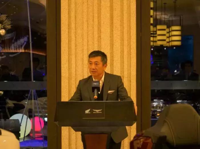 延续四十余载霸主,骑售价45.8万的本田金翼是怎样一个体验!