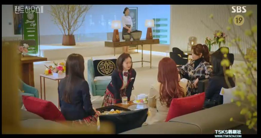 顶楼2露娜后来复活了吗,顶楼2露娜回来是捣乱的吗