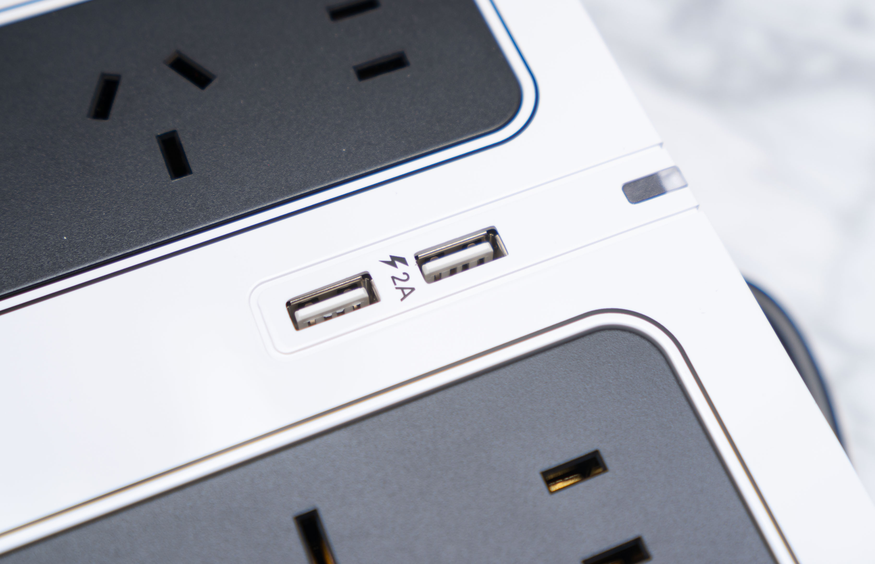 不怕断电也不怕喵星人拔插头，必备家用NAS数据的守护者