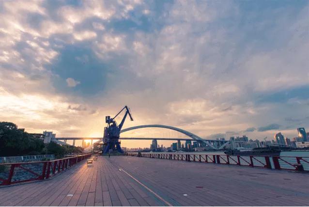 浦东24小时不打烊图书馆,浦东滨江世博文化公园