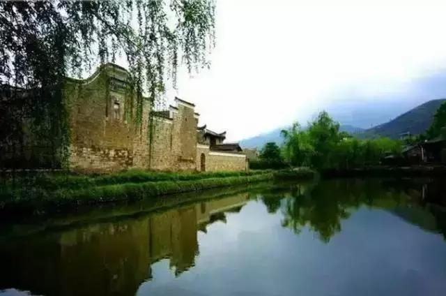 这个村庄一千年前建了个生态下水道，至今旱涝不惧