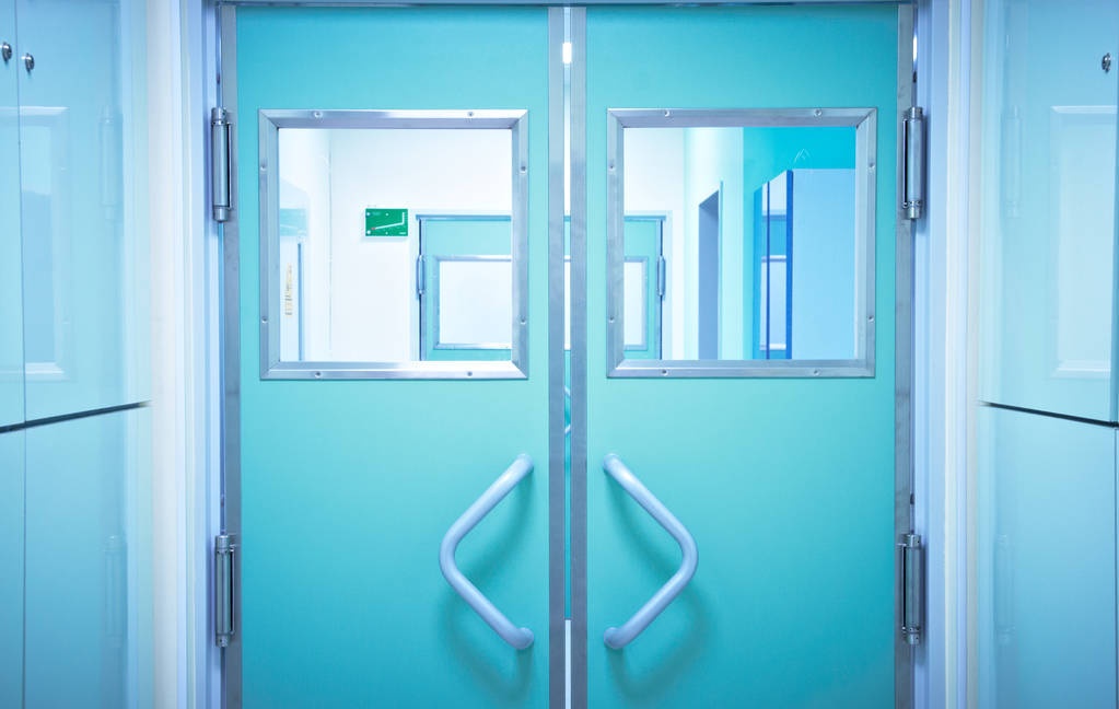 女儿腺肌症痛经卧床，妈妈不给雇护工，原来世上最难的职业是妈妈