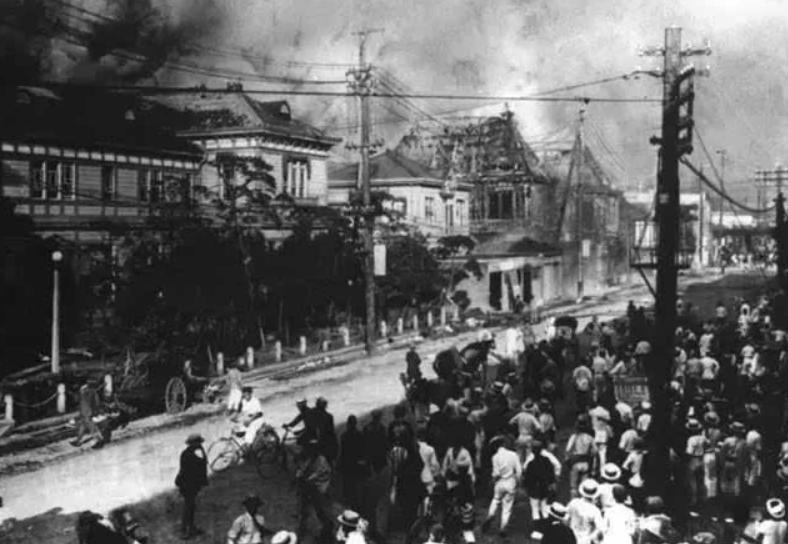 双枪老太婆沦为女匪，*杀虐**我军代表，毛主席特批枪毙并善待其后人