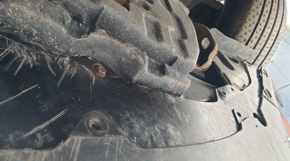 长安铃木天语前保险杠,铃木天语前保险杠拆卸视频