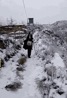 老师在生死关头17秒救下学生,生死关头老师救学生