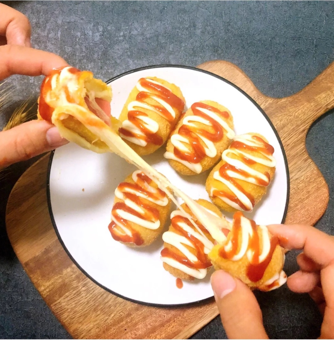 超简单做的芝士热狗,自制热狗芝士棒不发酵