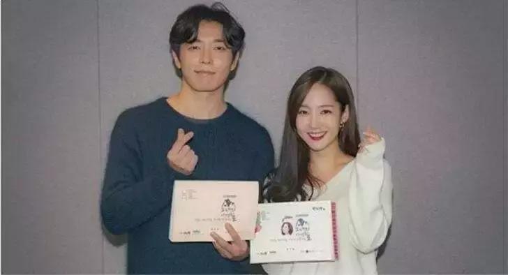 性取向惹争议！身高183的他活出洒脱人生，被称“行走的荷尔蒙”