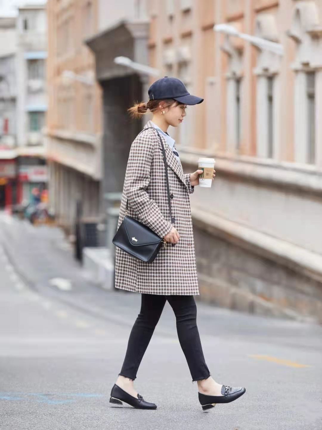 2021春夏的王炸款式，当属这款“乐福鞋”，真的很百搭