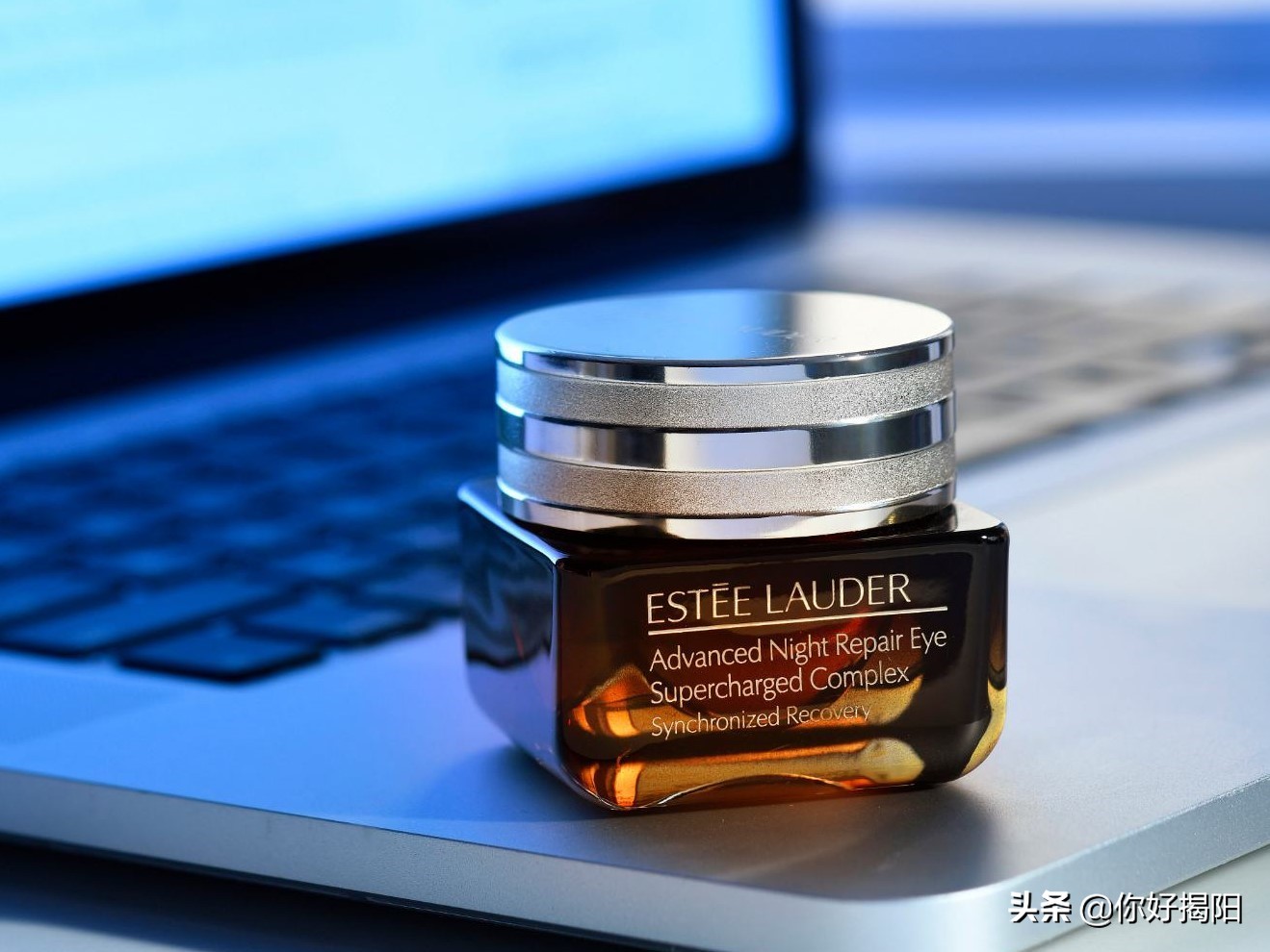 为什么用了很多护肤品肤色还是黑,皮肤差用什么护肤品