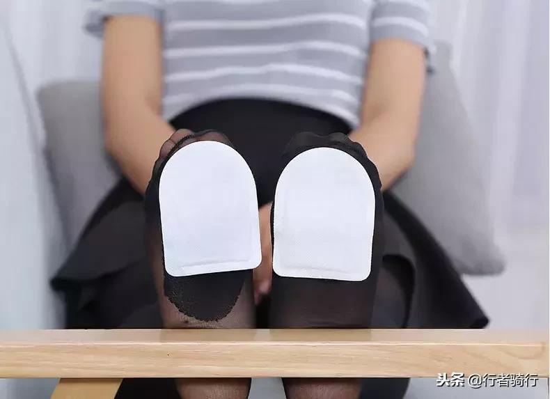 冬天如何解决外出骑车冻脚问题,冬天骑车冻手解决方法