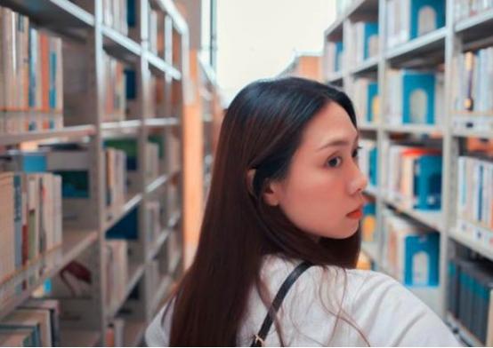 未来十年女生较“吃香”的专业，收入可观前景好，家有女儿可选择