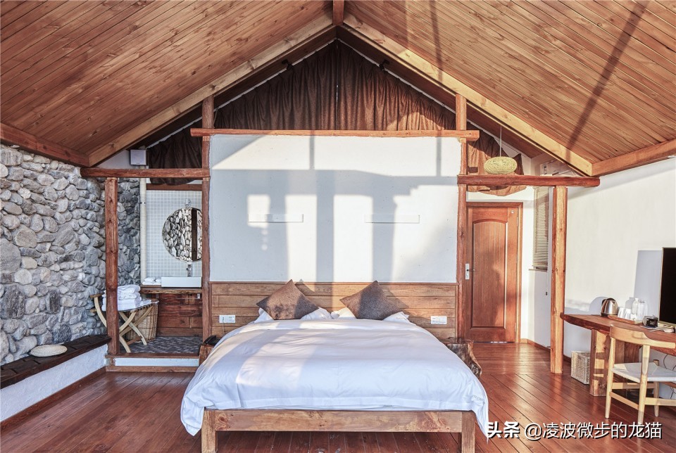 现代民宿装修案例,以木为主题的民宿设计