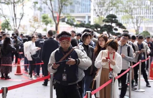 都说Z世代擅理财，比如这位大三生，就开起了一家萨利士披萨店