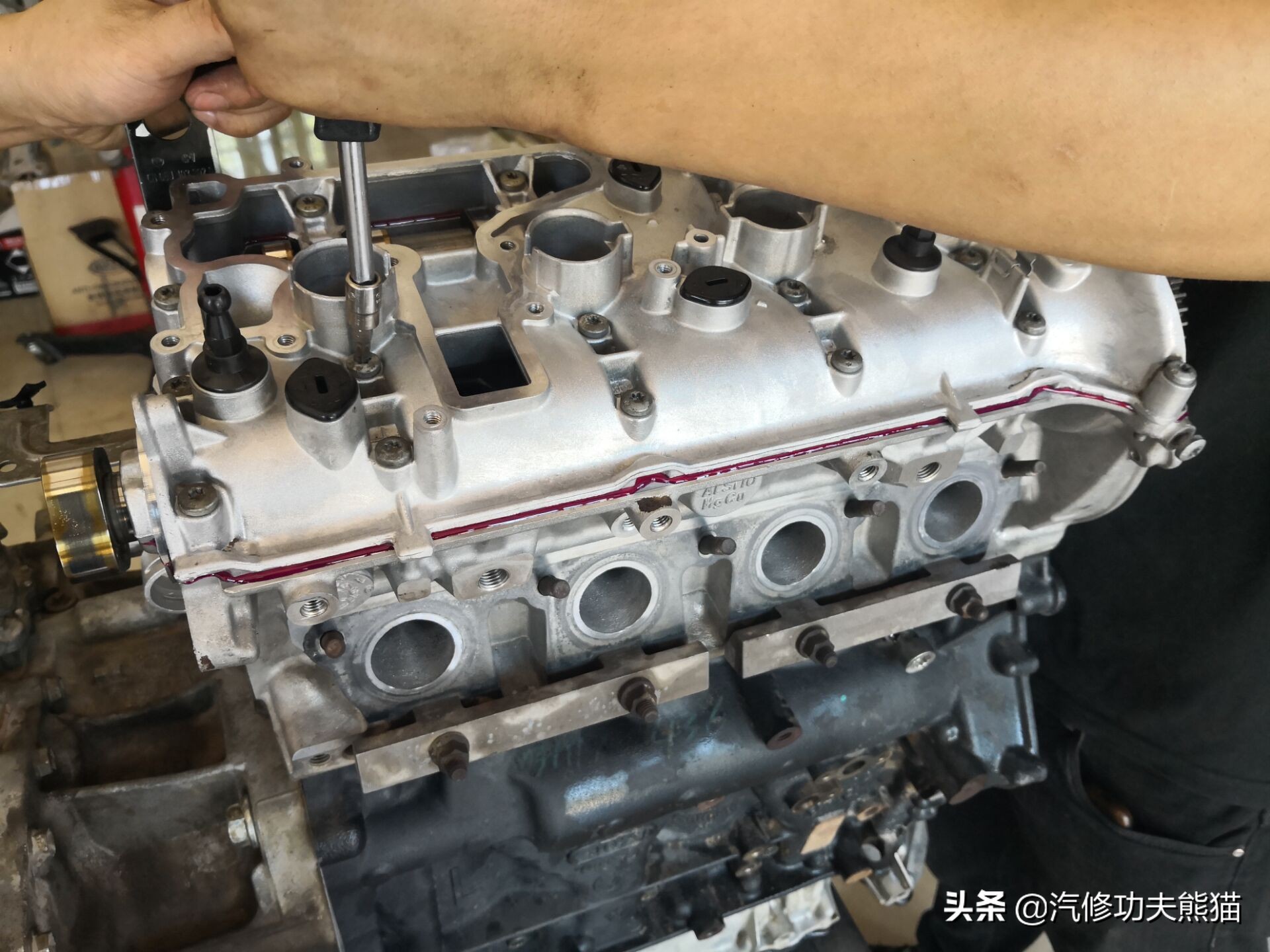 2017款途观丝绸之路1.8t烧机油吗,途观2015款1.8t四驱豪华版烧机油