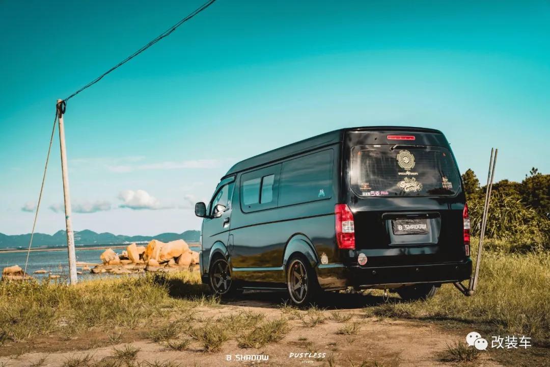 金杯海狮能推着么,金杯海狮可以坐几个人