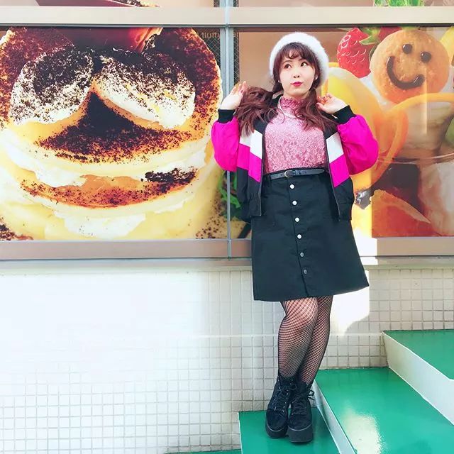 适合微胖小个子女生的衣服店铺,微胖小个子衣服穿搭