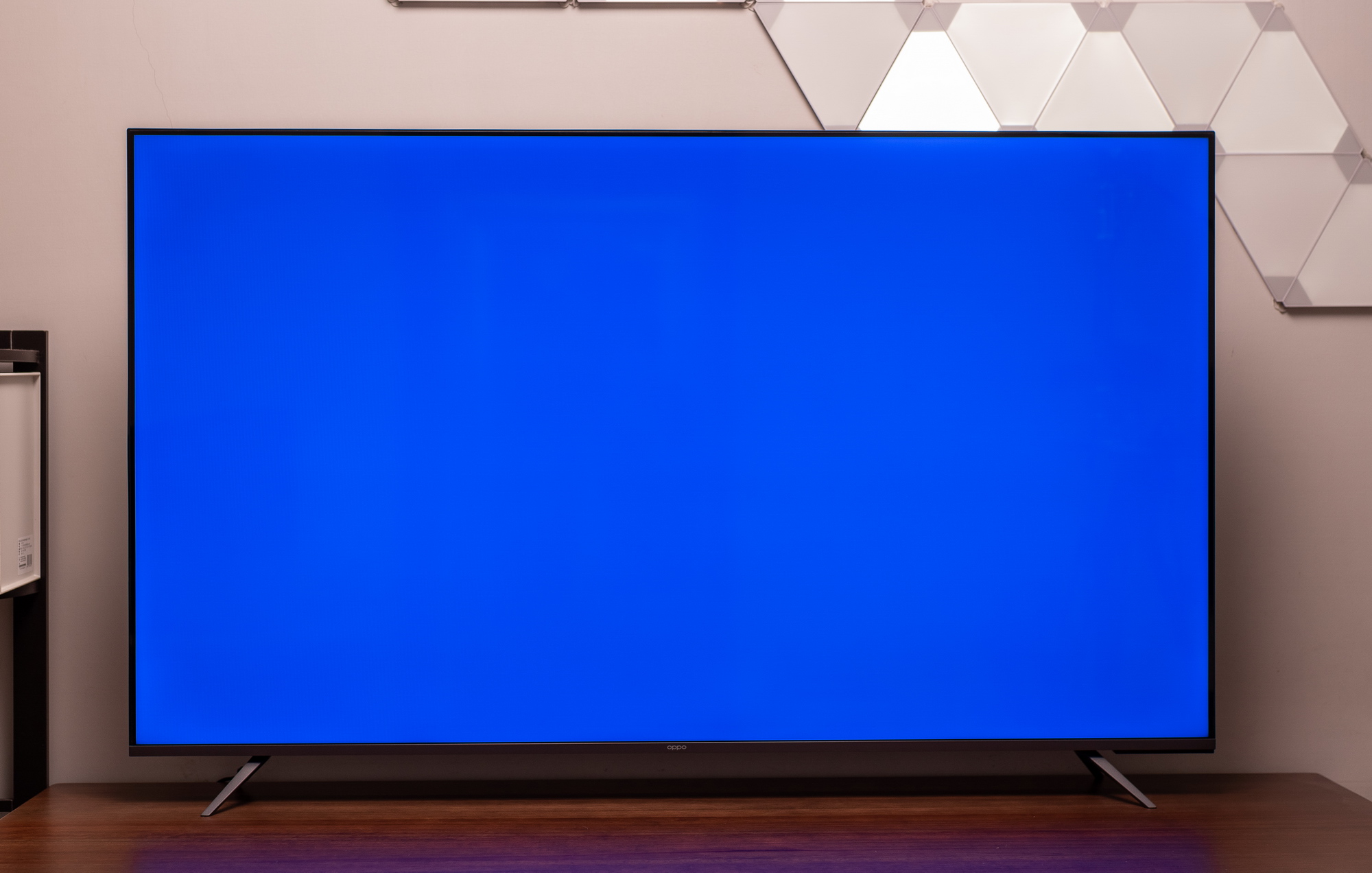 新电视装好之后要怎样才能开机,新电视到了怎么安装