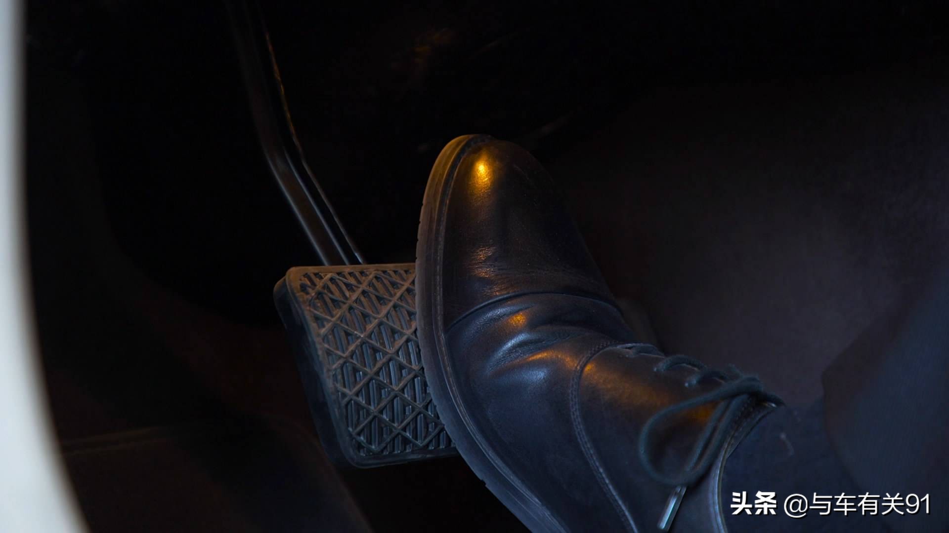 如何克服新手开车心理紧张,新手开车上路怎么克服心理压力