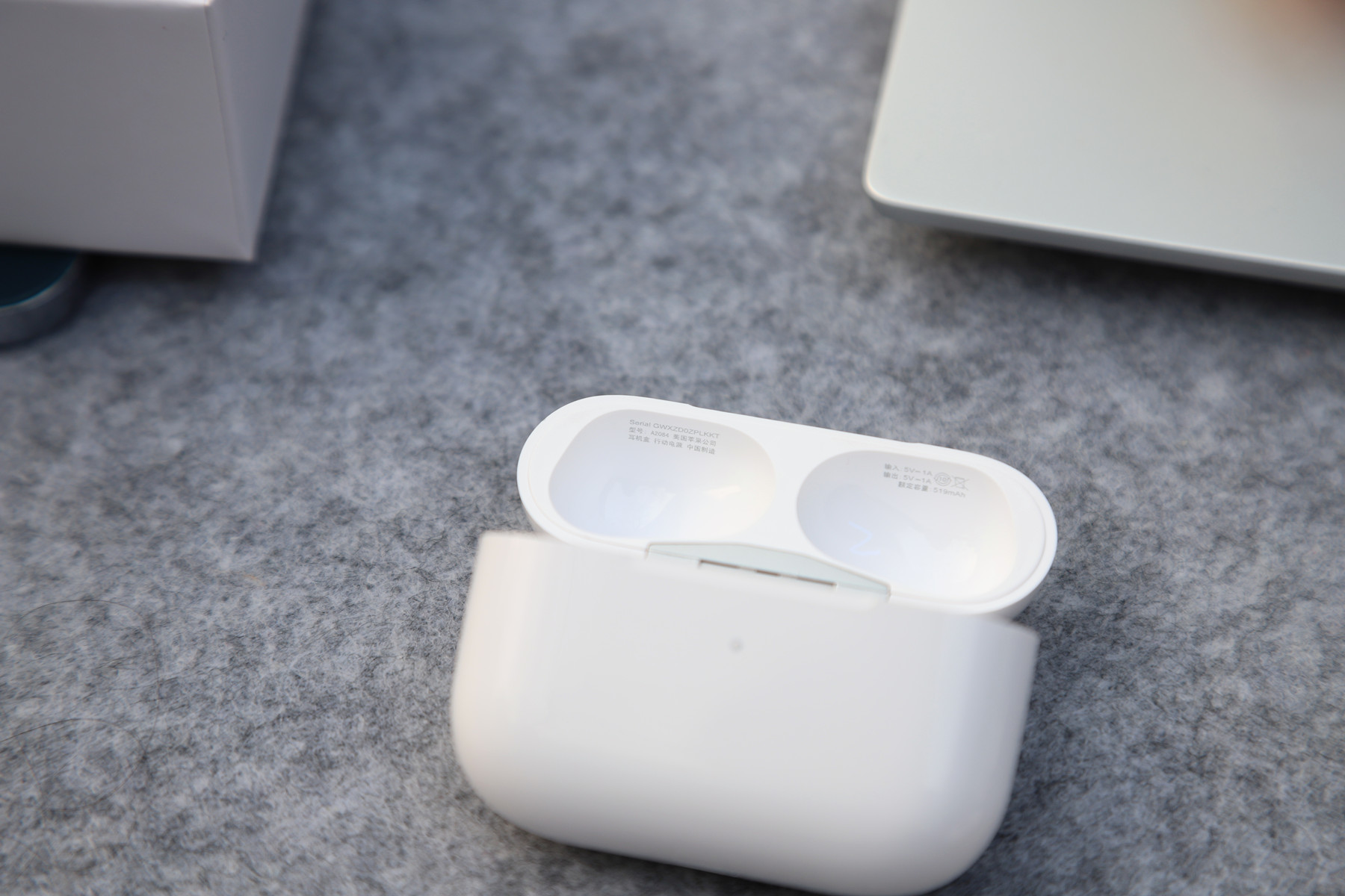 开箱airpodspro2正版,开箱华强北airpods2pro