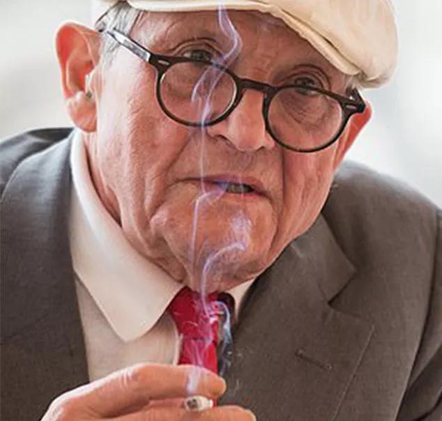 曼联球场乐高测评,乐高曼联先拼球场后装灯视频