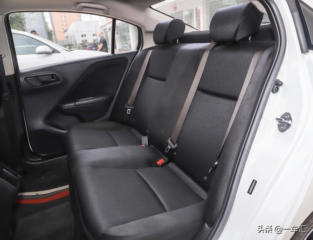 本田锋范手动挡汽车报价,本田锋范手动挡低配落地价