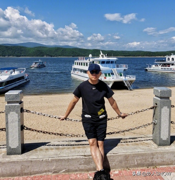 49岁孟非身体告急进医院，主持十年三拒春晚，为啥突然不红了？