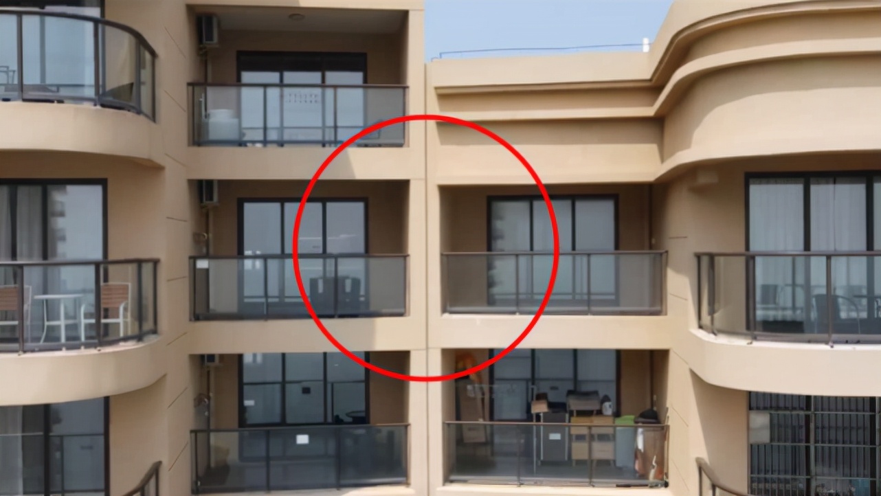 广东一海景房两栋楼倾斜,越贴越近