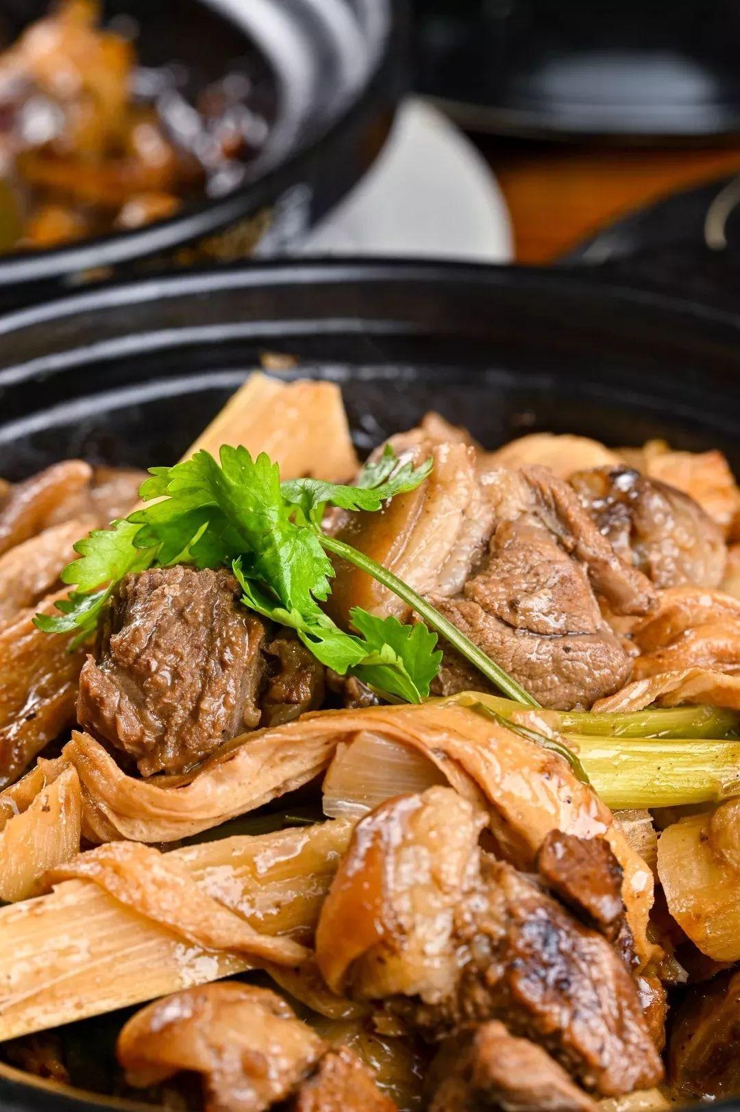 4000m²「平价海鲜」，还藏了个老广早茶，鸡煲、羊肉、虾蟹