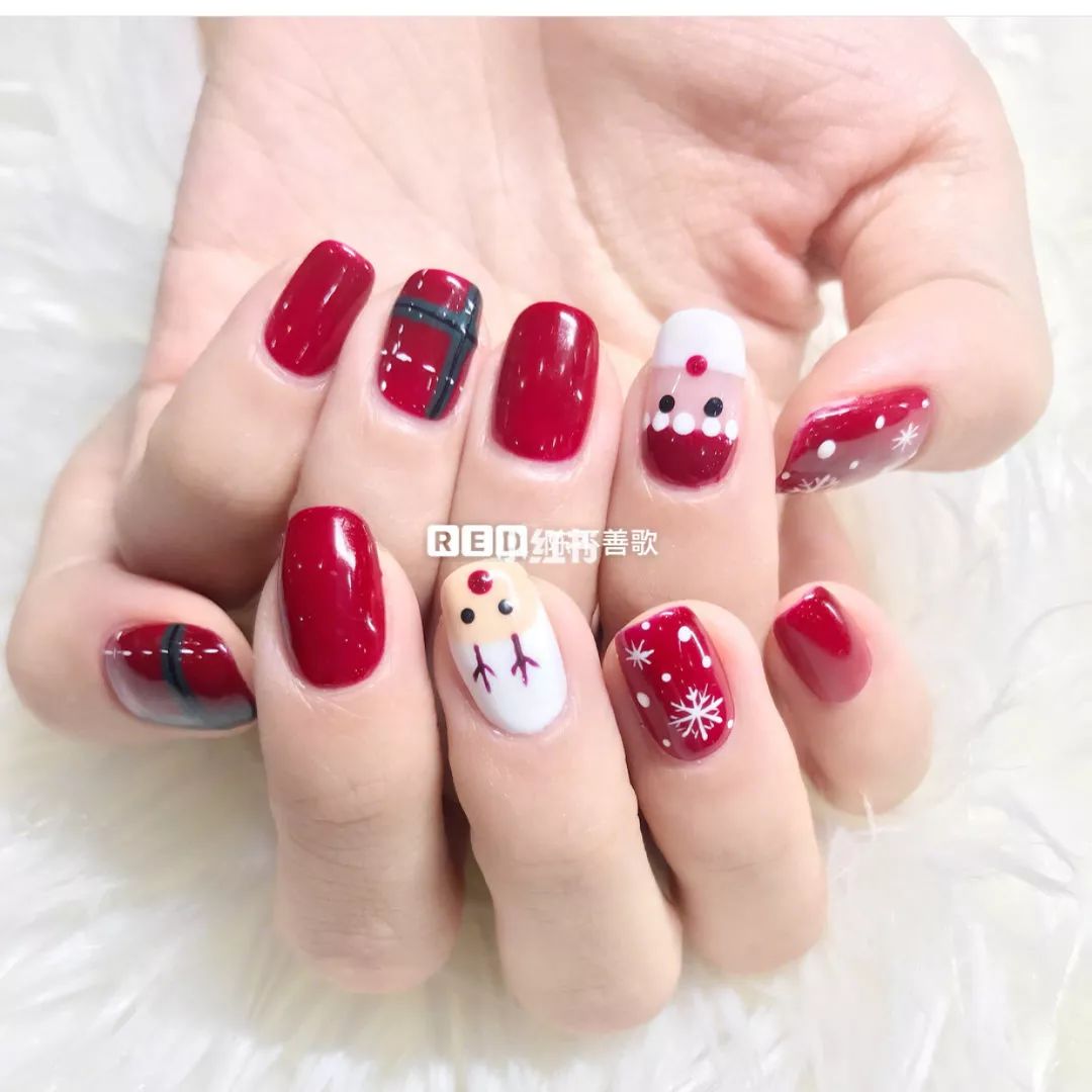 红色系单品搭配技巧,红色系单品怎么搭配好看