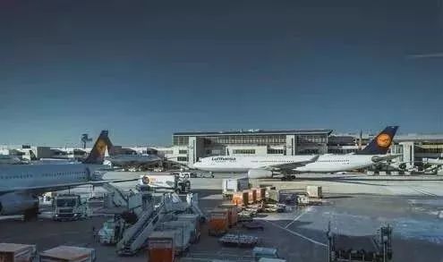 飞机上行李箱办理托运会不会麻烦,飞机大行李箱如何托运