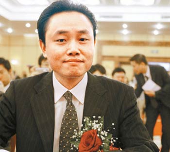 三次成中国首富，国美至今还是500强，黄光裕这3点生意经值得学习