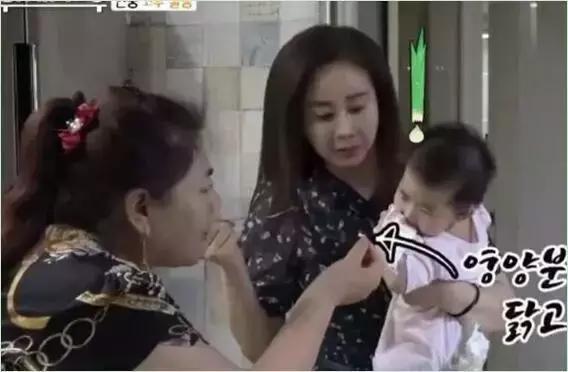 咸素媛婆婆嚼鸡肉,妻子的味道咸素媛和婆婆最新一期