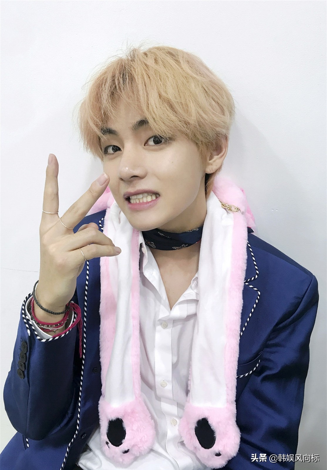 bts朴智旻和金泰亨,bts新歌采访金泰亨朴智旻握手