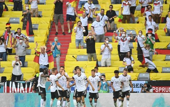 RQ一拳说球|欧洲杯:葡萄牙2-4德国RobinGosens的致命横传球